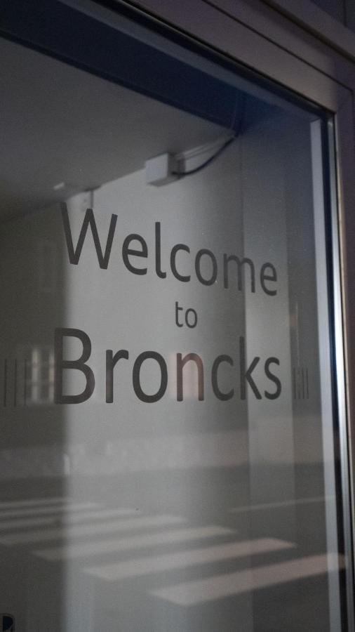 Broncks Apartment 5 - Modern 2-Bedroom In The Heart Of Torshavn Ngoại thất bức ảnh